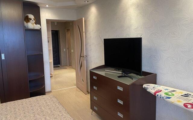 Апартаменты на проспекте Космонавтов 38