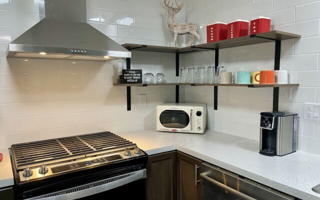 Holiday Motel & RV Park