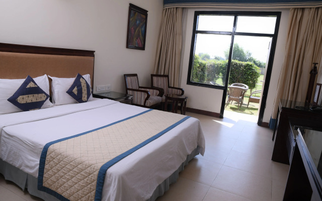 TreeHouse Sunrise Resort & Caravan Park