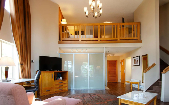 Coast Hillcrest Hotel