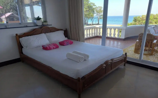 Seven Waves Beachfront