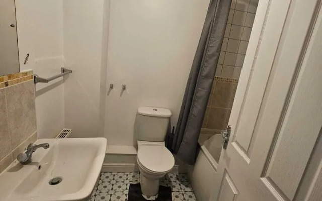 Sittingbourne Serenity - Spacious 4-bed House