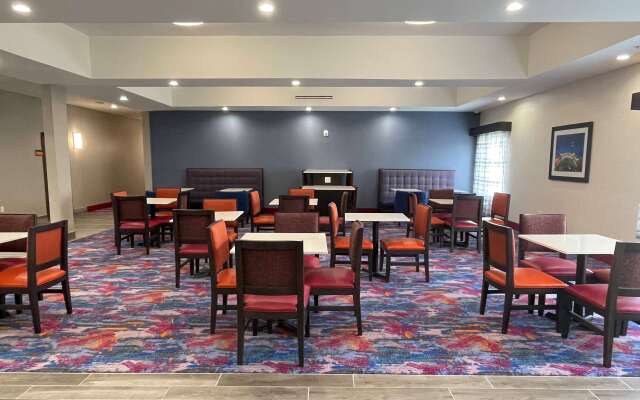 La Quinta Inn and Suites by Wyndham Schertz-San Antonio-Selma