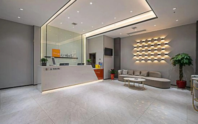 7Days Inn Zhuzhou red flag square