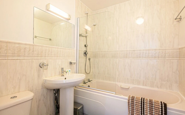 Victoria Quays Loft Apt - Free Parking