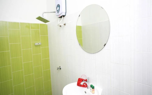 OYO 221 Olive Hotel