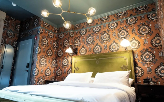 The Gas Lamp Hotel - 1BR - Latimer