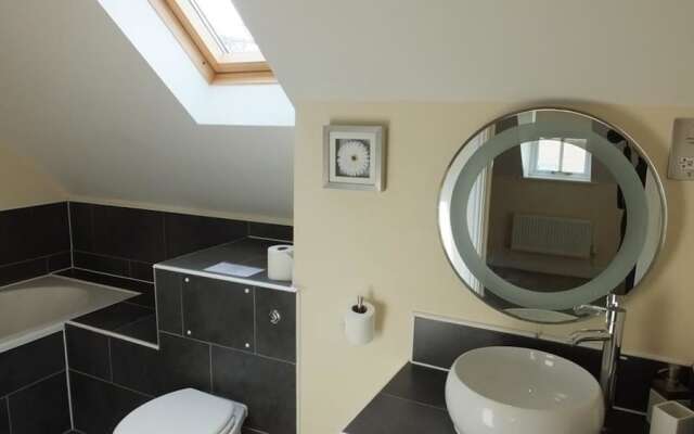 Park Place Court 3 Plas Bach