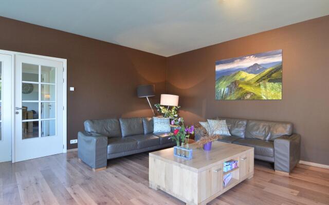 Villa with Sauna near Golf Course