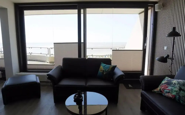 Penthouse by North Sea With Pool and Sauna