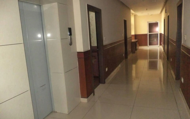 OYO Room Near Cosmos Mall