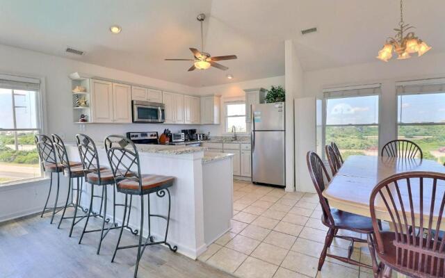 6170 - Poolside Paradise