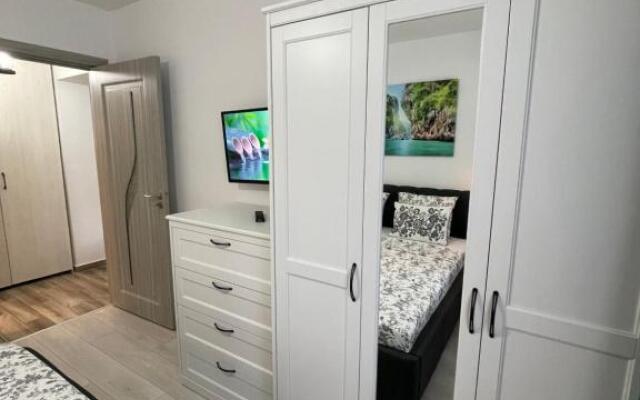 Robert’s Apartament 2