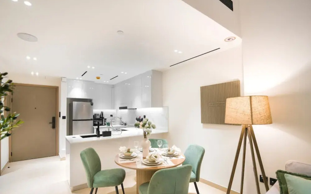 Easygo- Stylish 1bdr Binghatti Corner