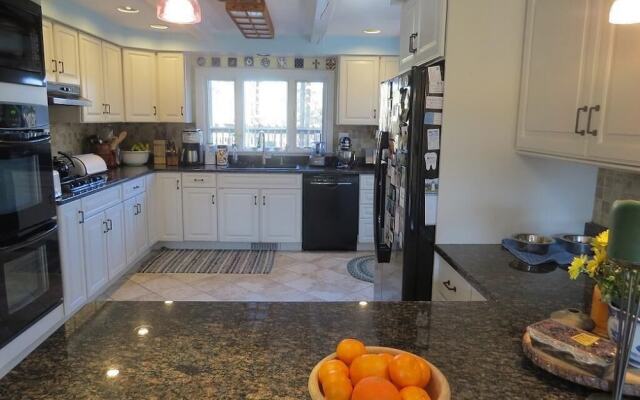 76 Indian Hill Road North - Three Bedroom House