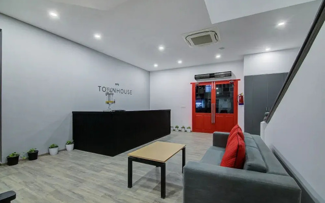 OYO Townhouse 037 Central