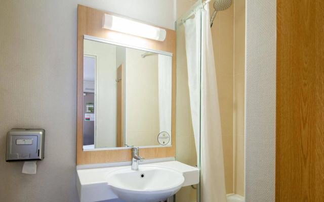 B&B HOTEL Lille Seclin Unexpo