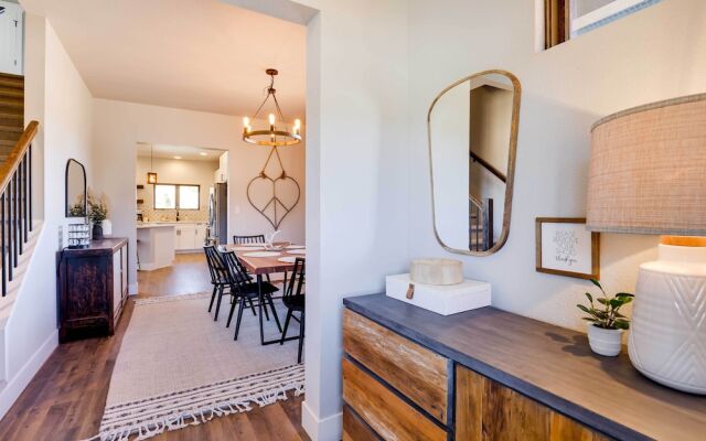 Cozy Tabernash Home w/ Fireplace & Mountain Views