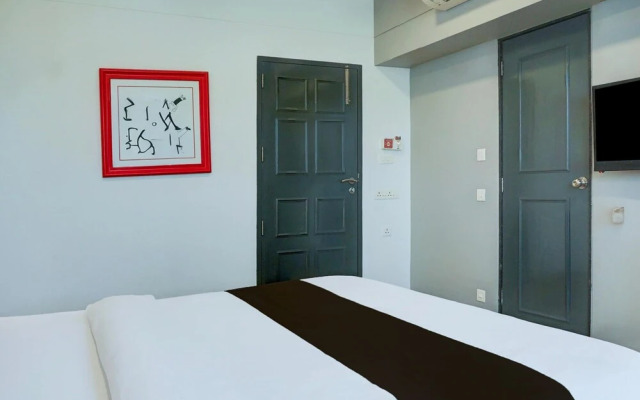 Cozy Deluxe Stays at Balewadi Pune
