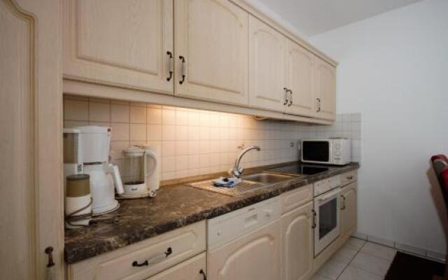 Reetdachhaus "Strandhaus Sterni"