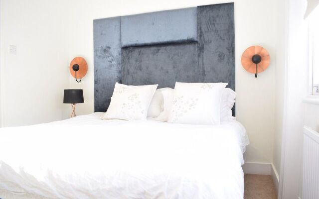 1 Bedroom Flat In Knightsbridge Sleeps 2