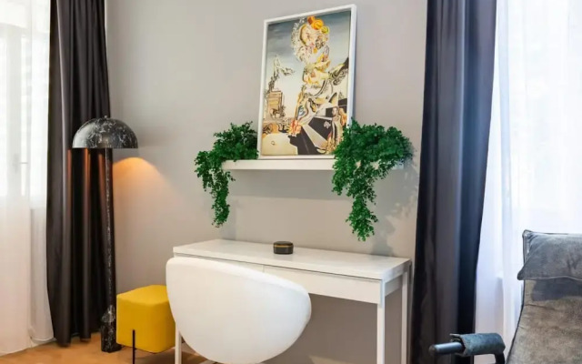 Spacious Apartment on Bagdat Street Kadikoy