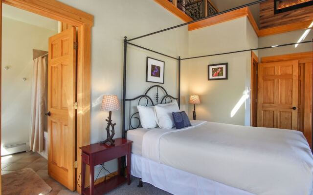 Thunder Mountain S8 2 Bedroom Condo by RedAwning