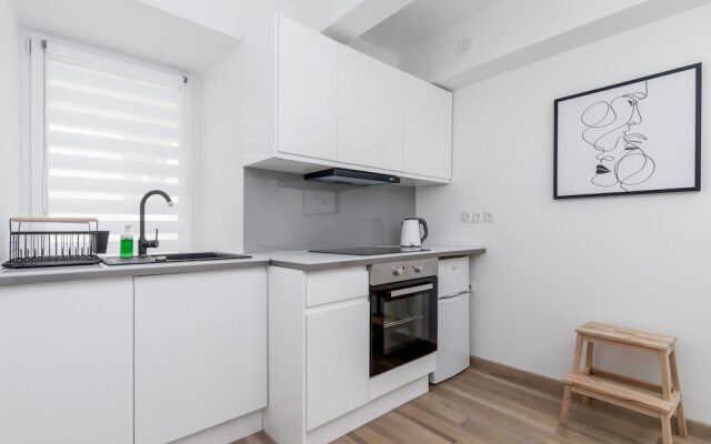 Studio Rynek Dębnicki by Renters