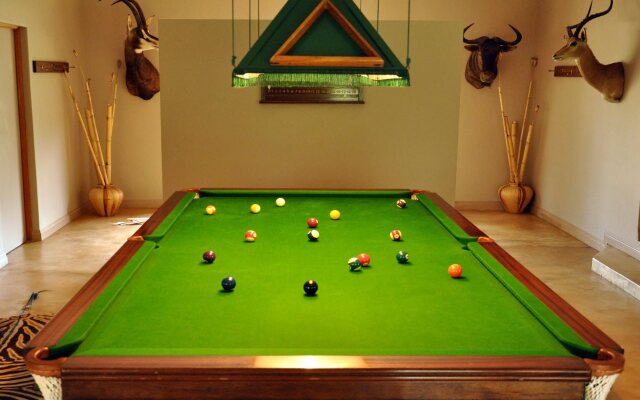 Ukutula Lodge & Game Reserve