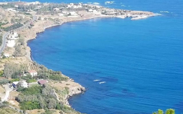 JOANNA SUNSET APTS Pomos