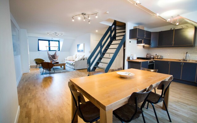 Charming Triplex Near Avenue Louise