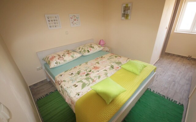 Apartment Rustica With 2 Bedrooms