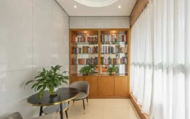 Jingzhiyue Hotel (Nanning Xianhu Oriental Plaza store)