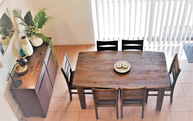Outrigger Bay Apartments