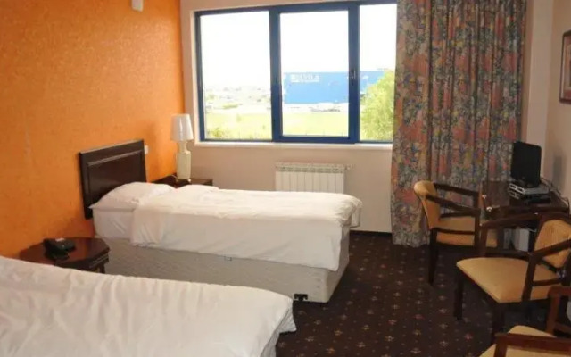 Travel In Motel
