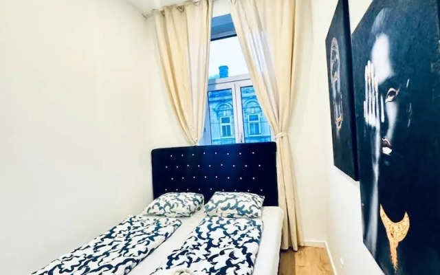 Spacious 3BR Near Kaufpark Alterlaa