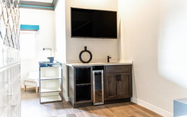 Aspire Inn Studios & Spas
