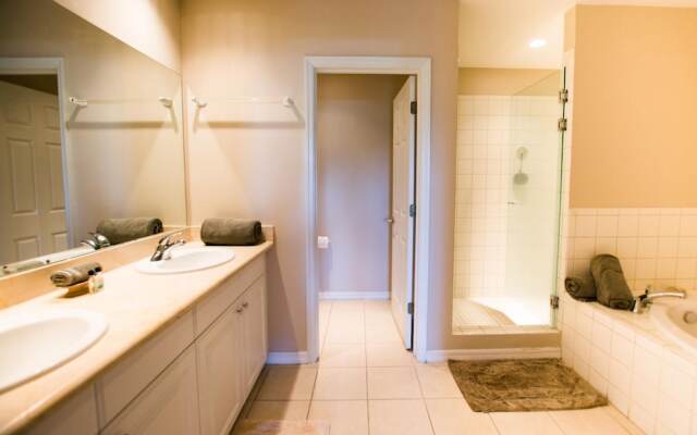 3rd-floor 2-bedroom Condo With Ocean View
