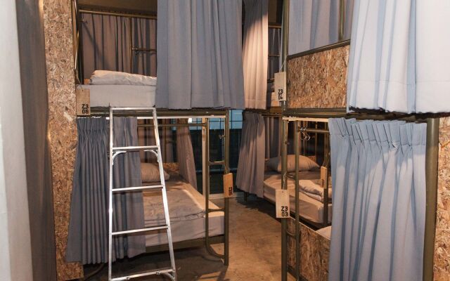 Zhelter'BKK - Hostel