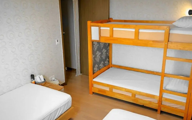 Good Time Guest House - Hostel