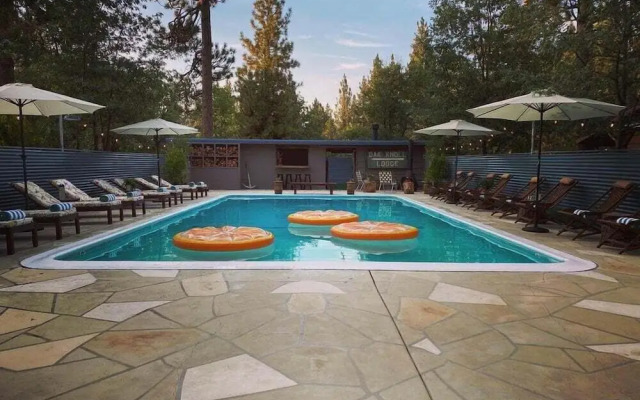 Oak Knoll Lodge