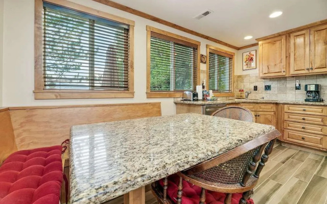 Mallard Landing Lakefront