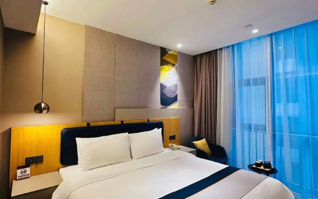 Home Inn Plus Suzhou Wujiang Fenhu Luxin Avenue