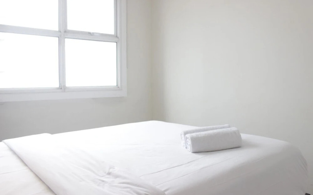 Cozy High Floor 1BR at Parahyangan Residence