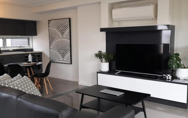 Impressive Central Apartment – Guest Rooms – Warrnambool