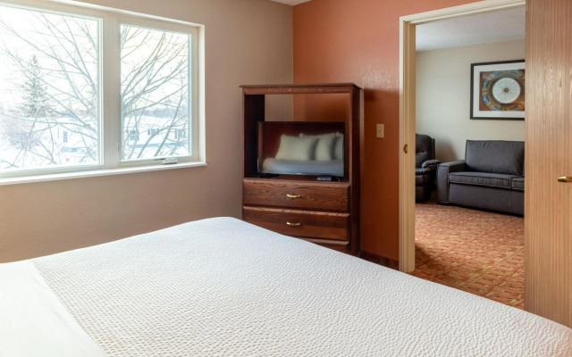 Norland Inn and Suites Roseau