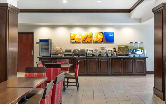 Comfort Inn & Suites