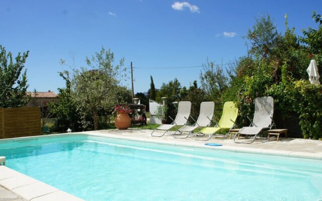 Holiday House With Swimming Pool Near the Beautiful City of Aix-en-provence