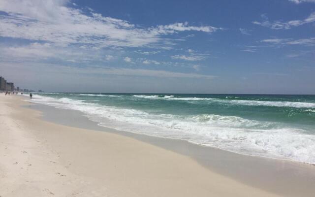 Holiday Terrace Beachfront Hotel, a By The Sea Resort