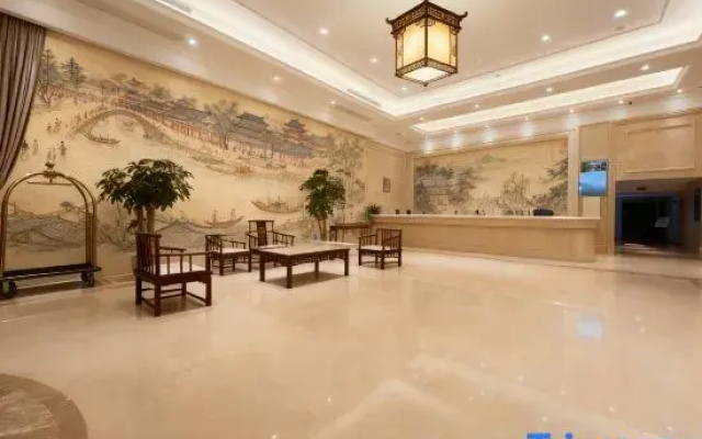 Yuanzhu Huaxia Hotel (Zhoushan Bus Passenger Transport Center Dinghai Baolong Tiandi)